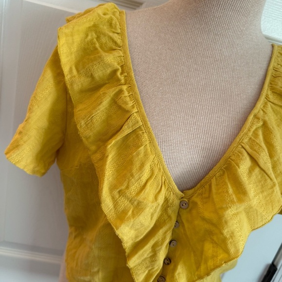 NWT Very J Ruffle Crop Top M - Picture 2 of 14